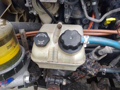 Western Star 5700 Left Power Steering Reservoir