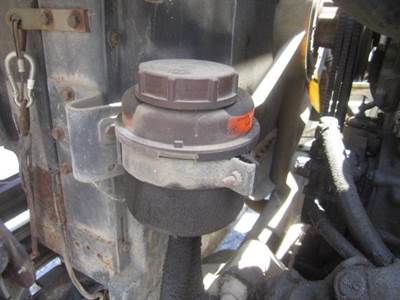 WhiteGMC WIA Left Power Steering Reservoir for a White/Gmc WIA