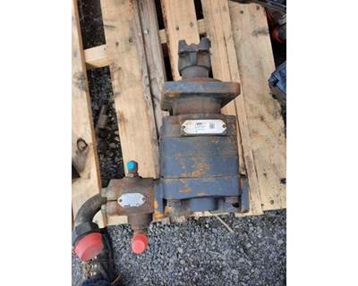 Parker Shaft Driven Hydraulic Pump and Drive Assembly, Part # 3229110252 / 3169414015
