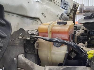 Freightliner Cascadia 113 Radiator Overflow Bottle / Surge Tank
