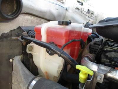Freightliner Cascadia 113 Radiator Overflow Bottle / Surge Tank