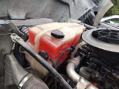 Freightliner Cascadia 113 Radiator Overflow Bottle / Surge Tank