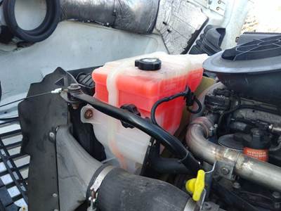 Freightliner Cascadia 113 Radiator Overflow Bottle / Surge Tank