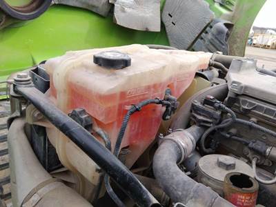 Freightliner Cascadia 113 Radiator Overflow Bottle / Surge Tank