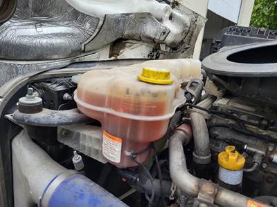 Freightliner Cascadia 116 Radiator Overflow Bottle / Surge Tank