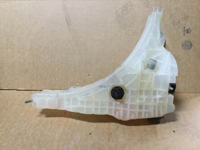 Freightliner Cascadia 125 Radiator Overflow Bottle / Surge Tank
