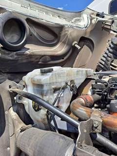 Freightliner Cascadia 125 Radiator Overflow Bottle / Surge Tank