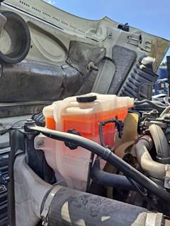 Freightliner Cascadia 125 Radiator Overflow Bottle / Surge Tank