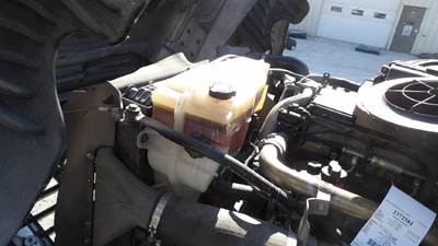 Freightliner Cascadia 125 Radiator Overflow Bottle / Surge Tank