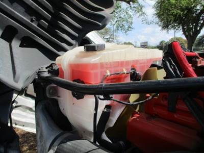 Freightliner Cascadia 125 Radiator Overflow Bottle / Surge Tank