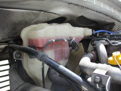 Freightliner Cascadia 125 Radiator Overflow Bottle / Surge Tank