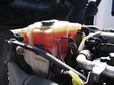 Freightliner Cascadia 125 Radiator Overflow Bottle / Surge Tank