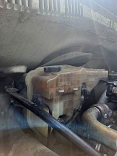 Freightliner Cascadia 125 Radiator Overflow Bottle / Surge Tank