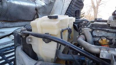 Freightliner Cascadia 125 Radiator Overflow Bottle / Surge Tank