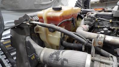 Freightliner Cascadia 125 Radiator Overflow Bottle / Surge Tank