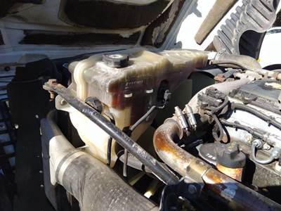 Freightliner Cascadia 125 Radiator Overflow Bottle / Surge Tank