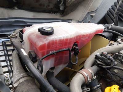 Freightliner Cascadia 125 Radiator Overflow Bottle / Surge Tank