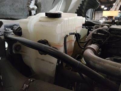 Freightliner Cascadia 125 Radiator Overflow Bottle / Surge Tank