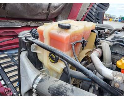 Freightliner Cascadia 125 Radiator Overflow Bottle / Surge Tank