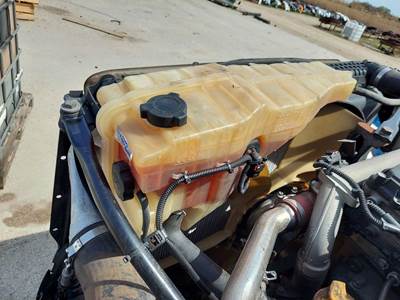 Freightliner Cascadia 125 Evolution Radiator Overflow Bottle / Surge Tank