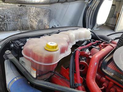 Freightliner Cascadia 126 Radiator Overflow Bottle / Surge Tank