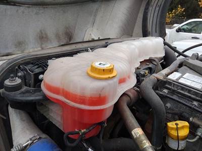 Freightliner Cascadia 126 Radiator Overflow Bottle / Surge Tank