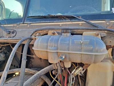 Freightliner Columbia 120 Radiator Overflow Bottle / Surge Tank