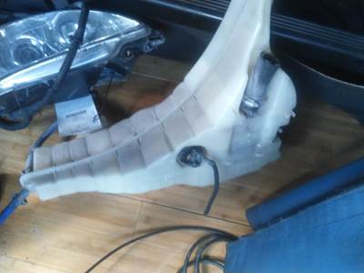 Freightliner Columbia 120 Radiator Overflow Bottle / Surge Tank