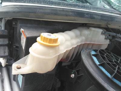 Freightliner M2 106 Radiator Overflow Bottle / Surge Tank