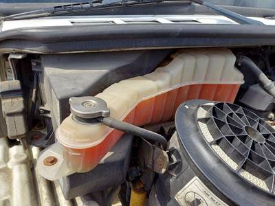 Freightliner M2 106 Radiator Overflow Bottle / Surge Tank