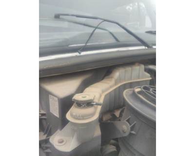 Freightliner M2 106 Radiator Overflow Bottle / Surge Tank
