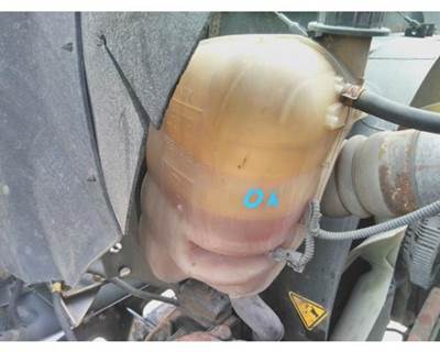 International 4300 Left Radiator Overflow Bottle / Surge Tank