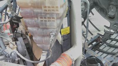 International LoneStar Right Radiator Overflow Bottle / Surge Tank