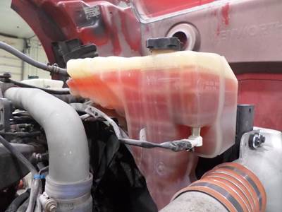 Kenworth T680 Radiator Overflow Bottle / Surge Tank