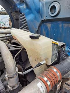 Kenworth T680 Radiator Overflow Bottle / Surge Tank