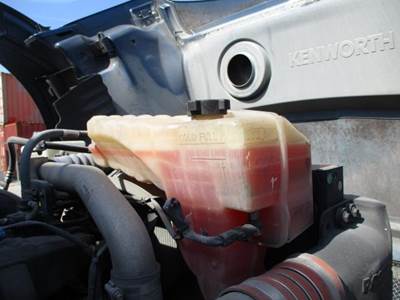 Kenworth T680 Radiator Overflow Bottle / Surge Tank