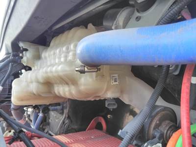 Kenworth T680 Radiator Overflow Bottle / Surge Tank