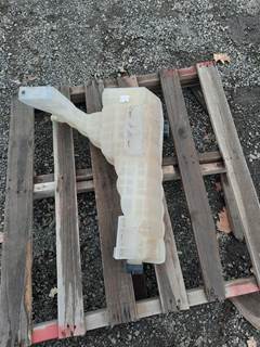 Kenworth T680 Radiator Overflow Bottle / Surge Tank