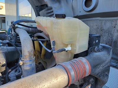 Kenworth T680 Radiator Overflow Bottle / Surge Tank