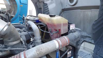 Kenworth T680 Radiator Overflow Bottle / Surge Tank