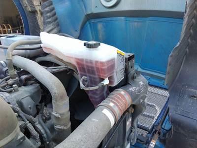 Kenworth T680 Radiator Overflow Bottle / Surge Tank
