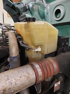 Kenworth T680 Radiator Overflow Bottle / Surge Tank