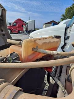 Kenworth T880 Radiator Overflow Bottle / Surge Tank