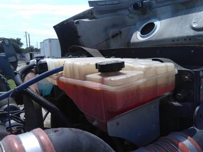 Peterbilt 337 Radiator Overflow Bottle / Surge Tank