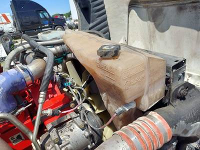 Peterbilt 579 Radiator Overflow Bottle / Surge Tank