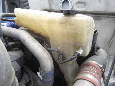 Peterbilt 579 Radiator Overflow Bottle / Surge Tank