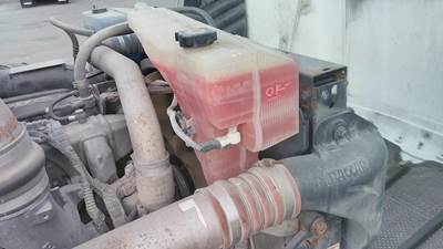 Peterbilt 579 Right Radiator Overflow Bottle / Surge Tank