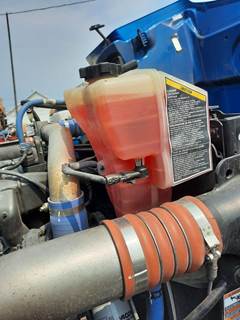 Peterbilt 579 Radiator Overflow Bottle / Surge Tank