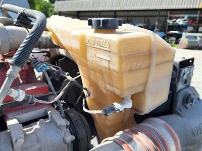 Peterbilt 579 Radiator Overflow Bottle / Surge Tank