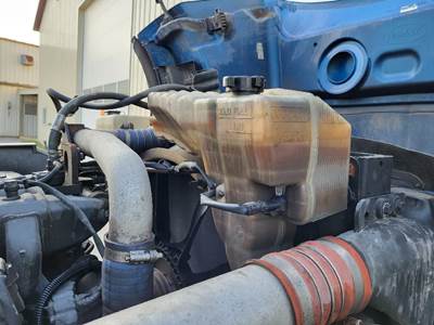Peterbilt 579 Radiator Overflow Bottle / Surge Tank
